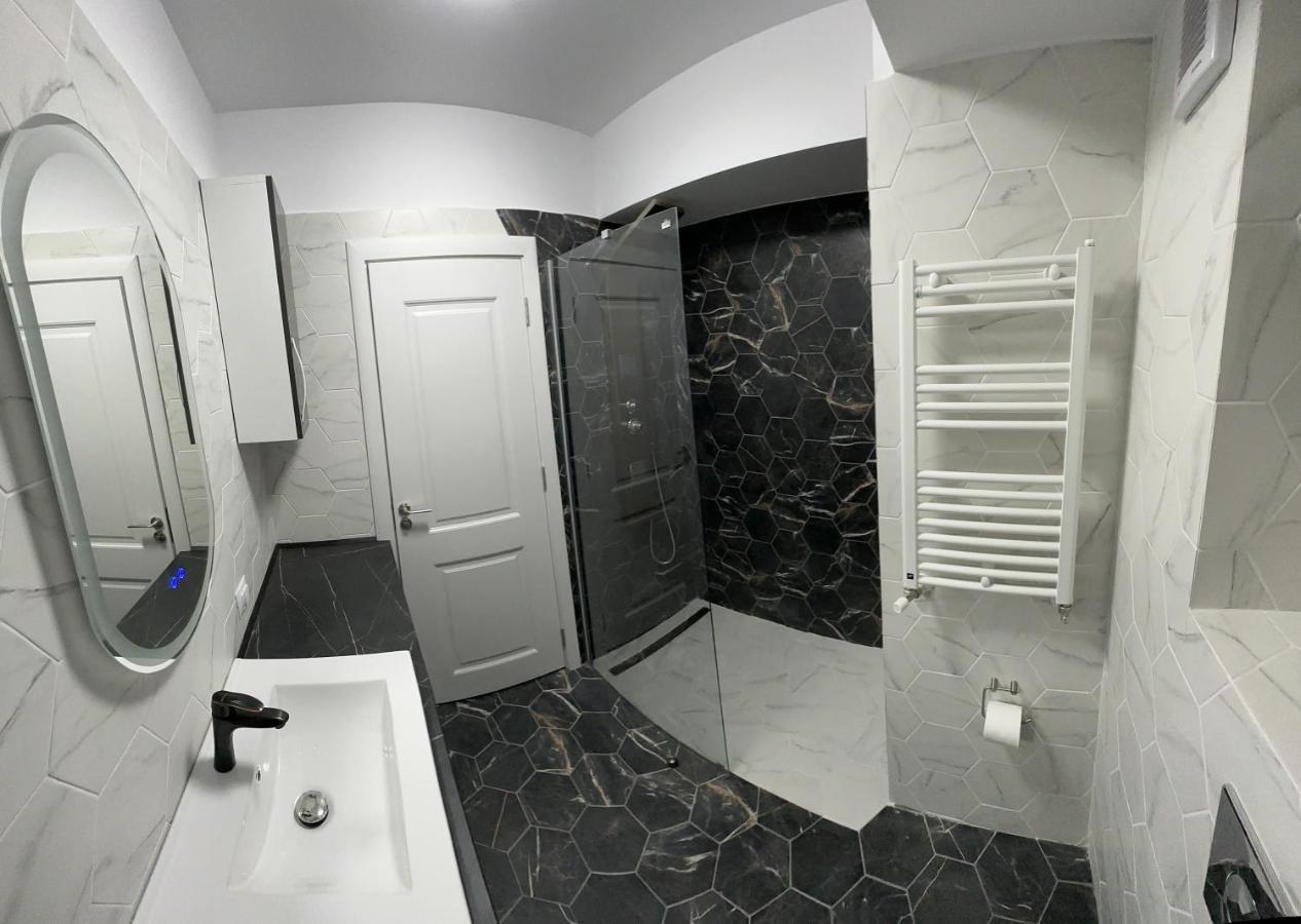 Apartamento Apartament Lux Bacovia 2 Bacău Exterior foto